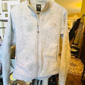 Selling TWO north face jackets if bought together $50 or bought separately $28